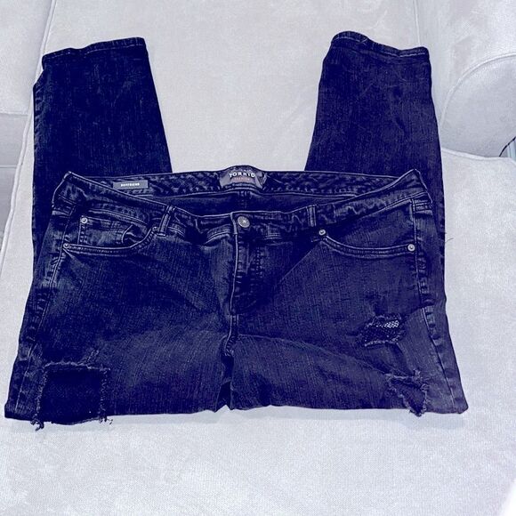 Torrid destructed jeans   - Picture 3 of 7
